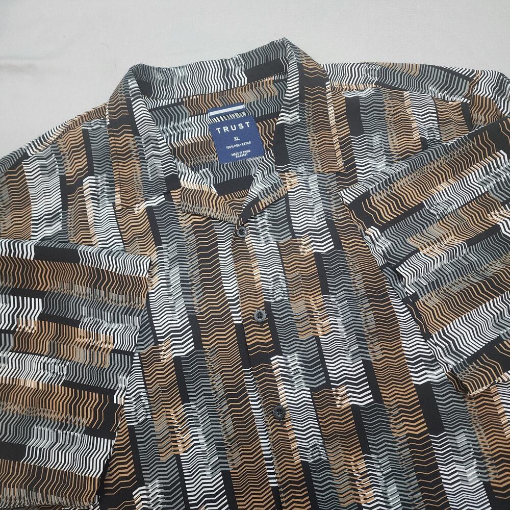 Trust Men's Multicolor Short Sleeve Button Down Size‎ XL